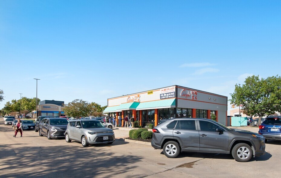 More Photos Of 701 W 15th St, Plano Freestanding For Sale