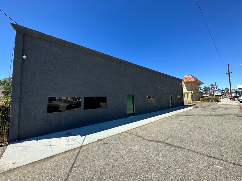 Primary Photo Of 952 E Ramsey St, Banning Service For Lease
