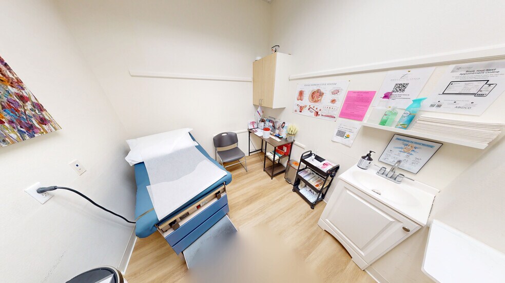 More Photos Of 3039 W Horizon Ridge Pky, Henderson Office For Lease