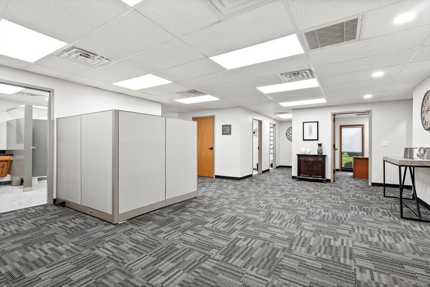 More Photos Of 1015 W Ithica St, Broken Arrow Office For Sale