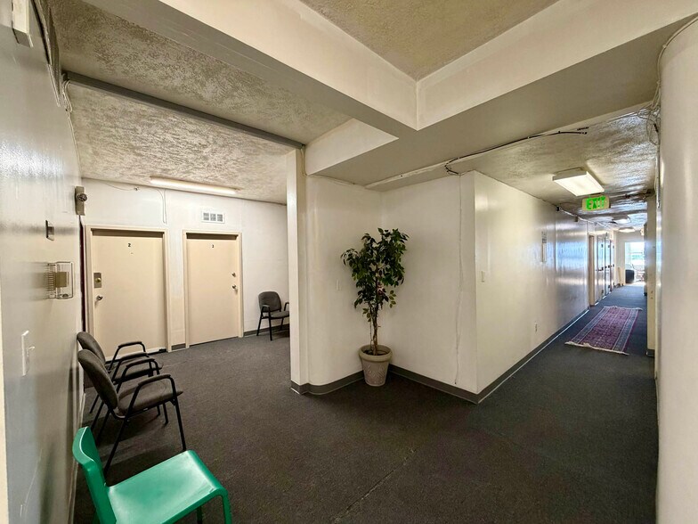 More Photos Of 5209 York Rd, Baltimore Office For Sale