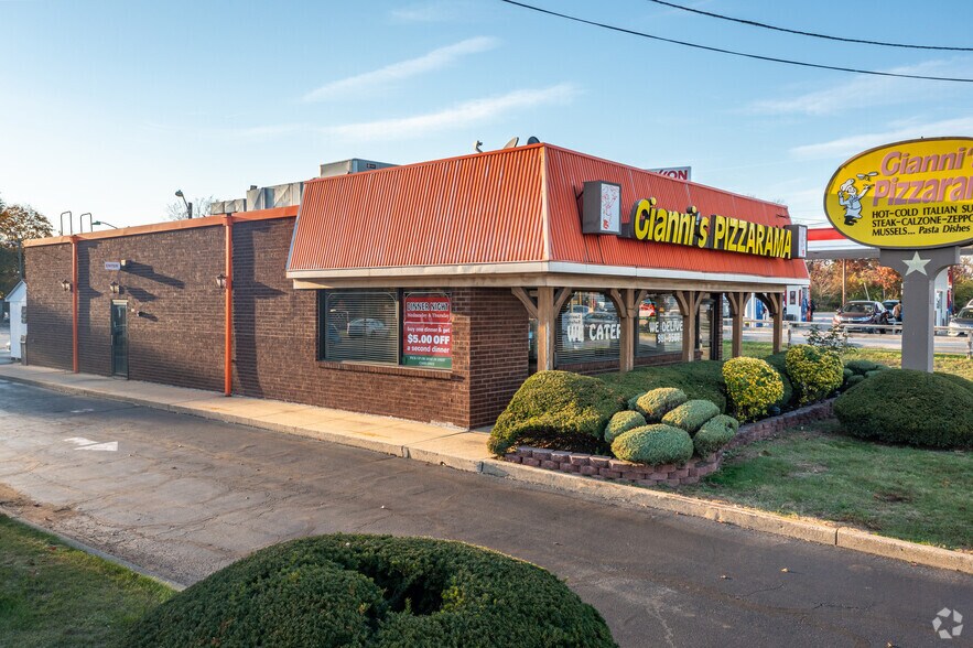 Primary Photo Of 1006 Stelton Rd, Piscataway Freestanding For Sale