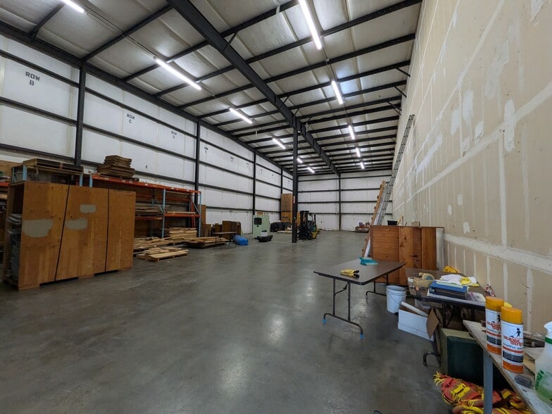 More Photos Of 3616 Old Highway 99 S Rd, Mount Vernon Distribution For Sale