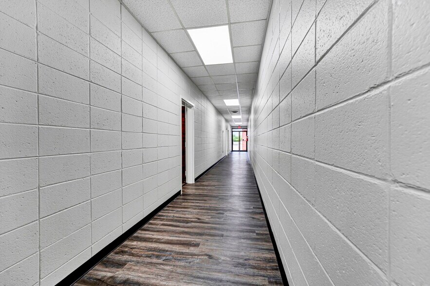 More Photos Of 221 W Laurens St, Laurens Medical For Sale