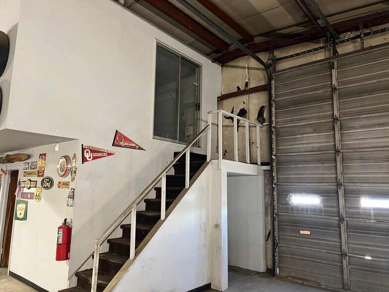 More Photos Of 2885 E Admiral Pl, Tulsa Auto Repair For Lease