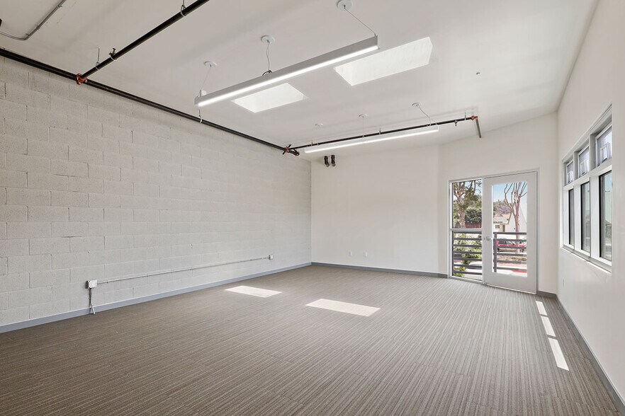 Primary Photo Of 3019 W Beverly Blvd, Montebello Loft Creative Space For Lease