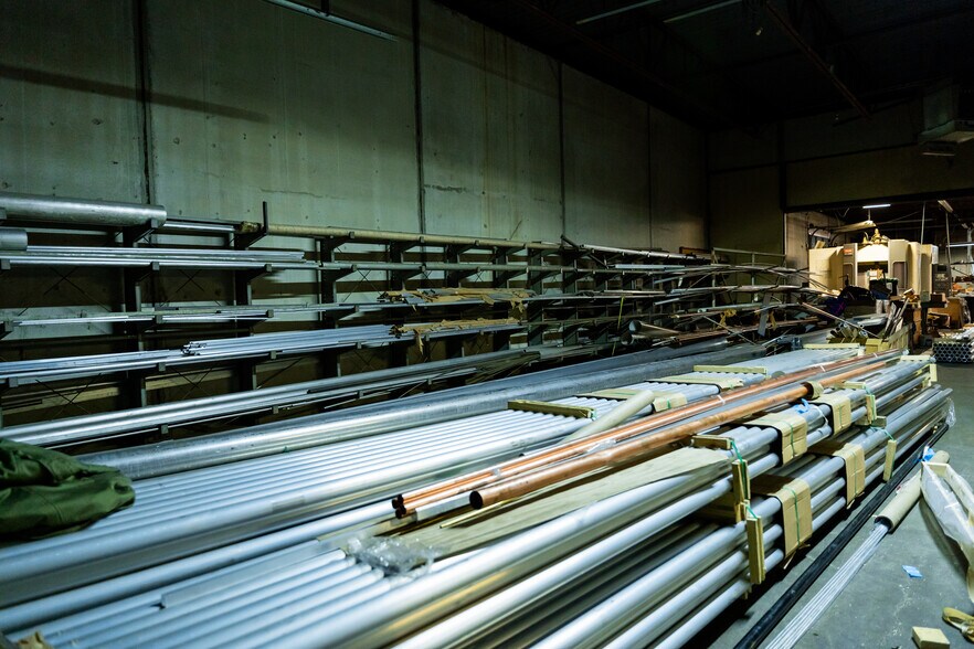 More Photos Of 1630 N Interstate 35 E, Lancaster Flex For Sale