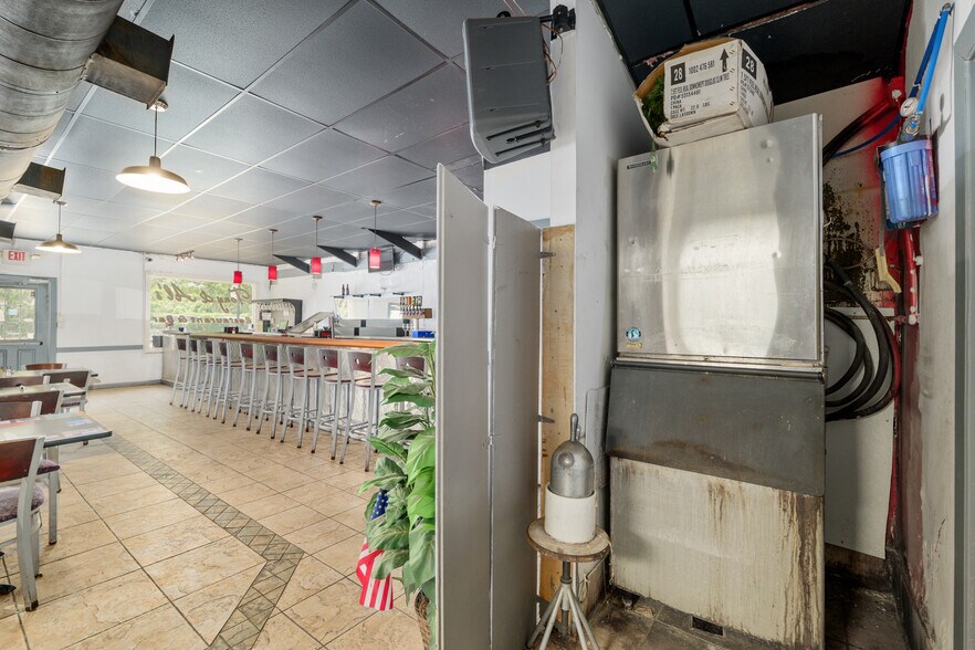 More Photos Of 14960 Main St, Alachua Restaurant For Lease