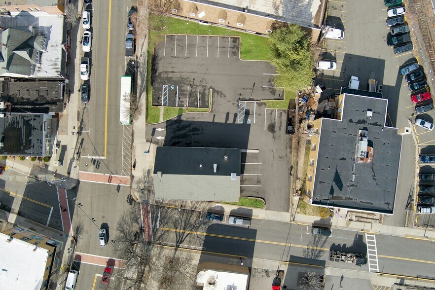 More Photos Of 50 Lafayette Ave, Suffern Freestanding For Sale