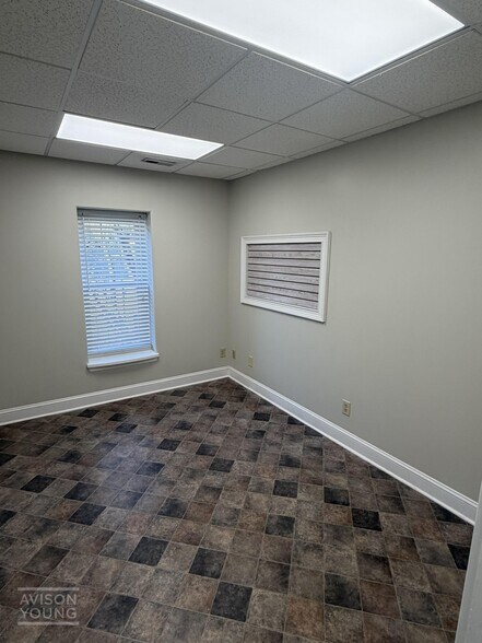 More Photos Of 841 E Main St, Spartanburg Office For Lease
