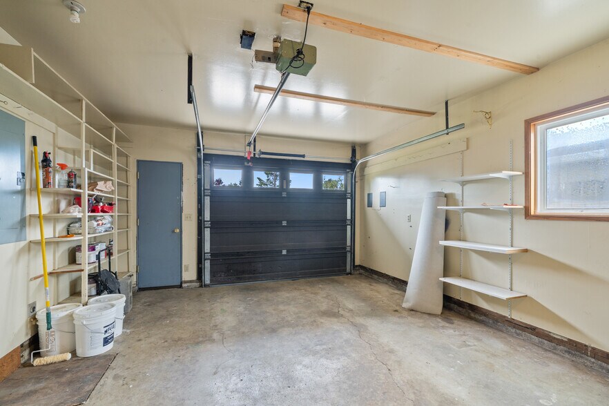 More Photos Of 1009-1011 Grove Ave, Tillamook Apartments For Sale