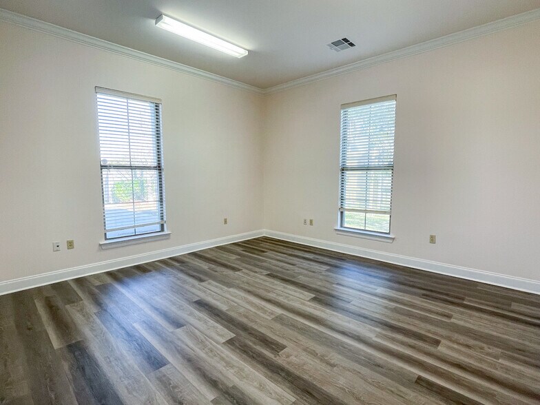 More Photos Of 10245 Siegen Ln, Baton Rouge Office For Lease