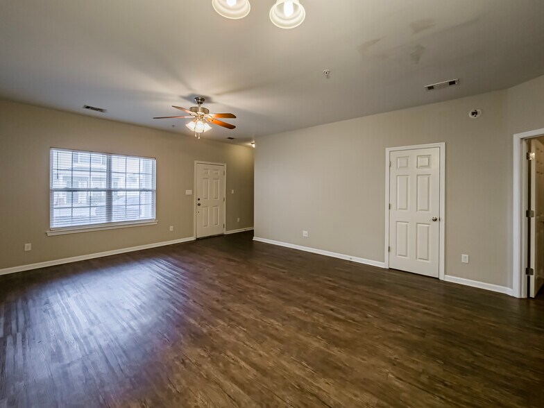 More Photos Of 615 Glade Fern Way, Tifton Apartments For Sale