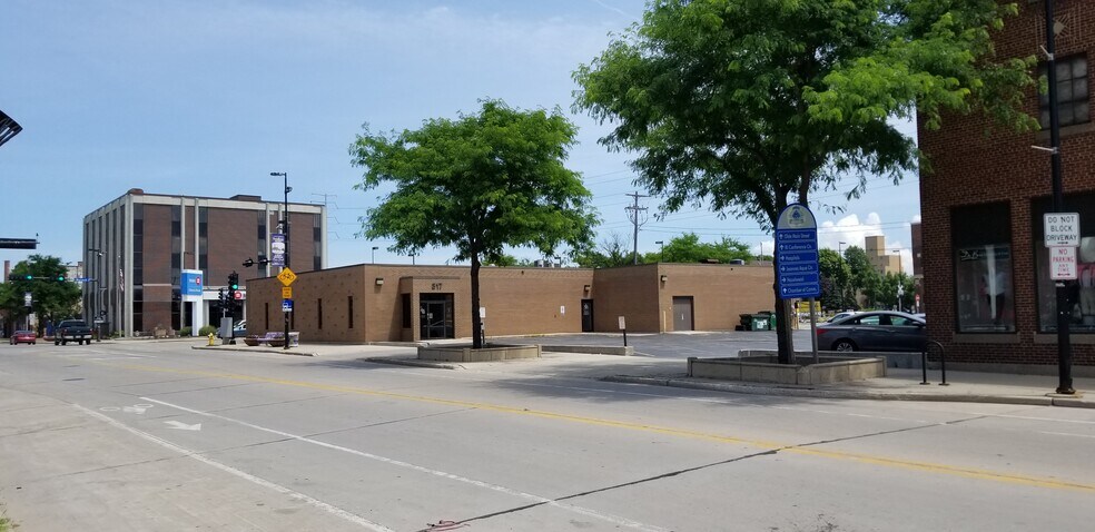 More Photos Of 317 W Walnut St, Green Bay Office For Lease