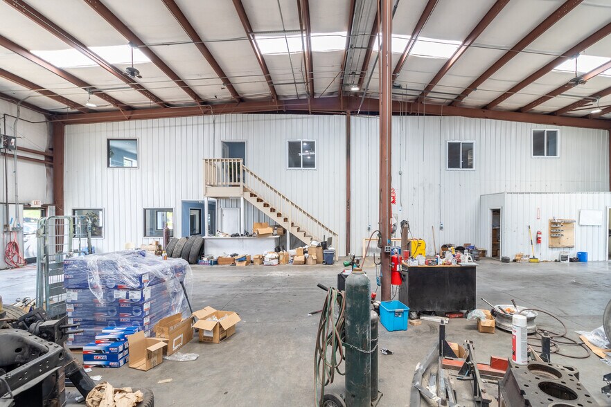 More Photos Of 3656 Chattanooga Rd, Tunnel Hill Warehouse For Sale