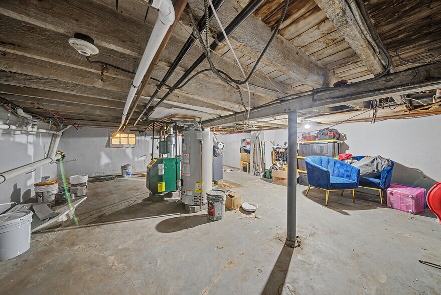 More Photos Of 163 Front St, Secaucus General Retail For Sale
