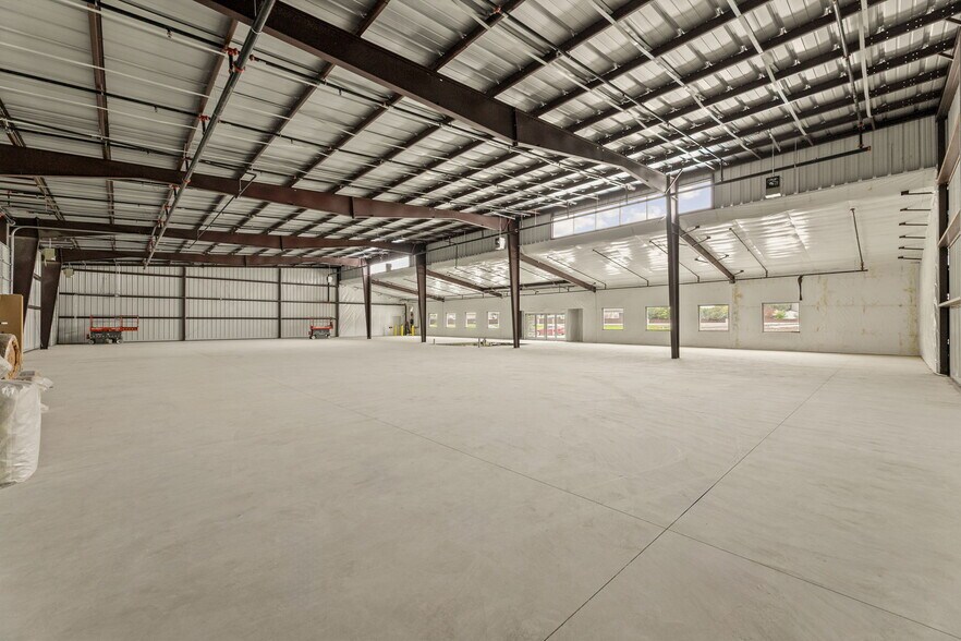 More Photos Of 10042 FM 1976, Universal City Unknown For Lease