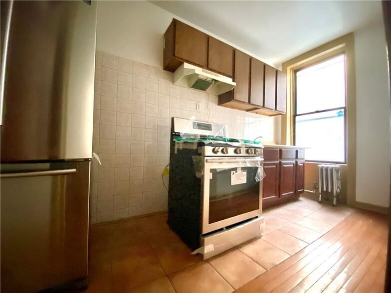 More Photos Of 135 5th Ave, Brooklyn Storefront Retail Residential For Sale