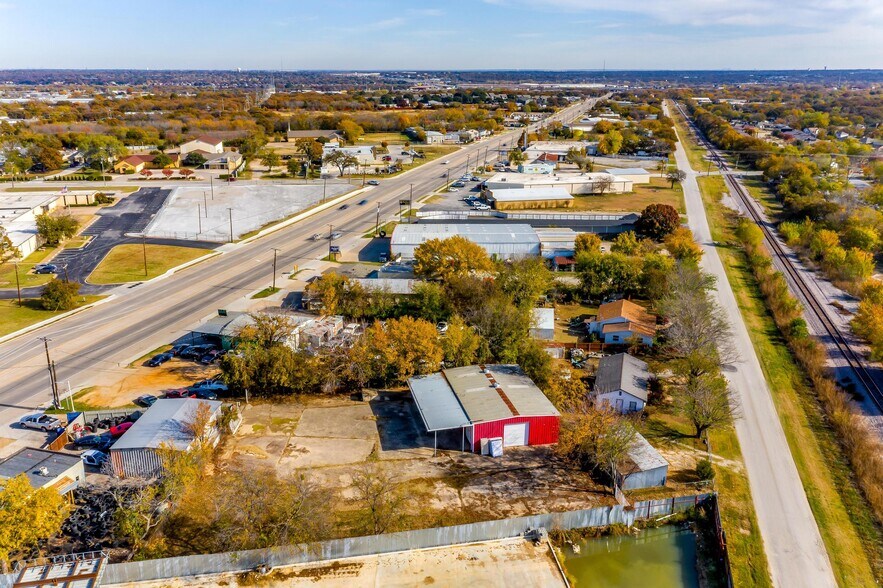 More Photos Of 4140 Mansfield Hwy, Forest Hill Warehouse For Sale