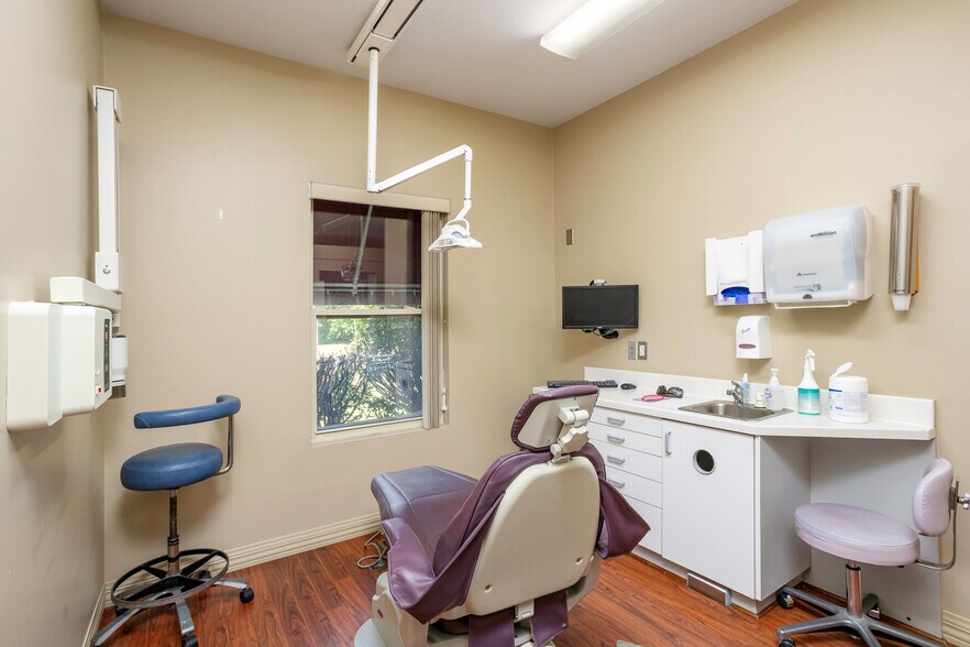 More Photos Of 37235 Goddard Rd, Romulus Office For Sale