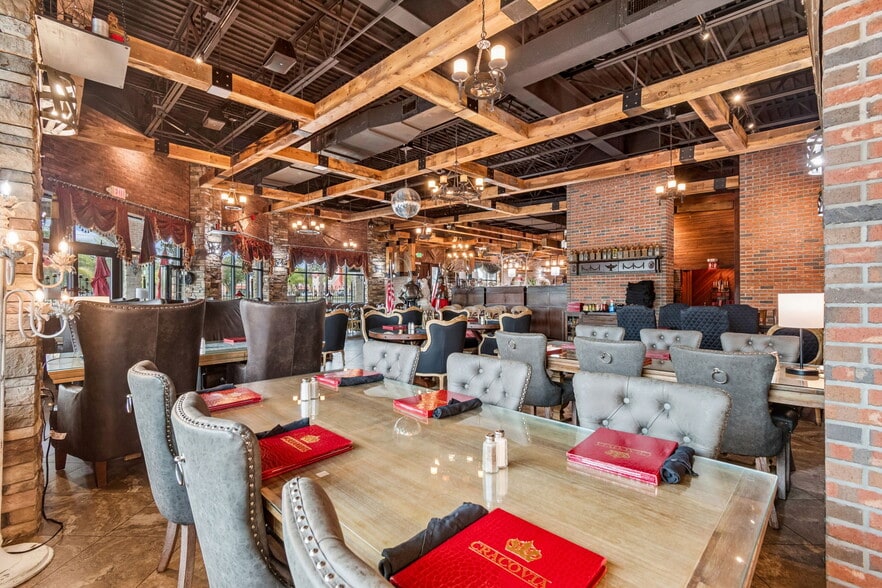 More Photos Of 3007 Commercial Way, Spring Hill Restaurant For Sale