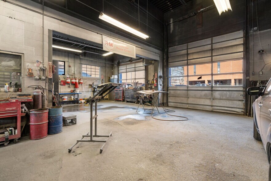 More Photos Of 135 Pleasant St, Lynn Industrial For Sale