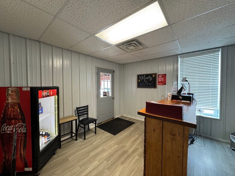 More Photos Of 18 N 4th St, Gosport Storefront Retail Office For Sale