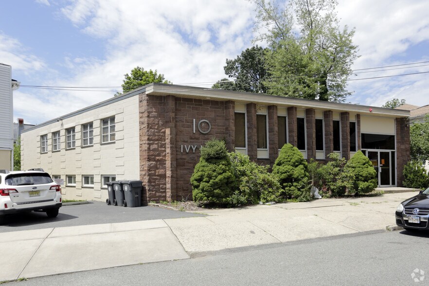 Primary Photo Of 10 W Ivy Ln, Englewood Office For Lease