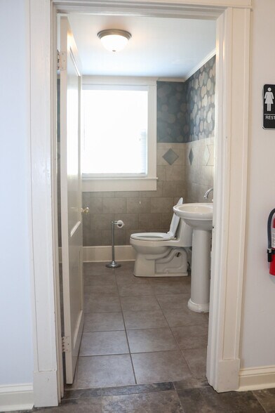 More Photos Of 1102 N Main St, High Point Storefront For Lease