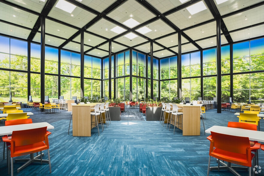 More Photos Of 3000 University Dr, Auburn Hills Office For Sale