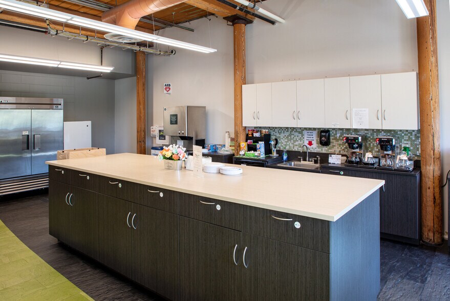 More Photos Of 140 Mill St, Lewiston Office Residential For Sale