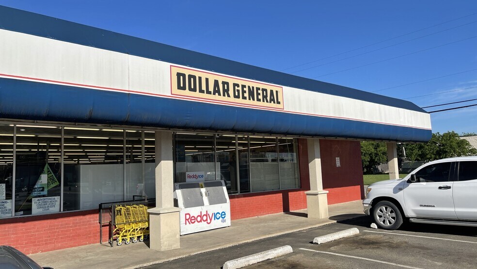 More Photos Of 510-548 S Saginaw Blvd, Saginaw Unknown For Lease