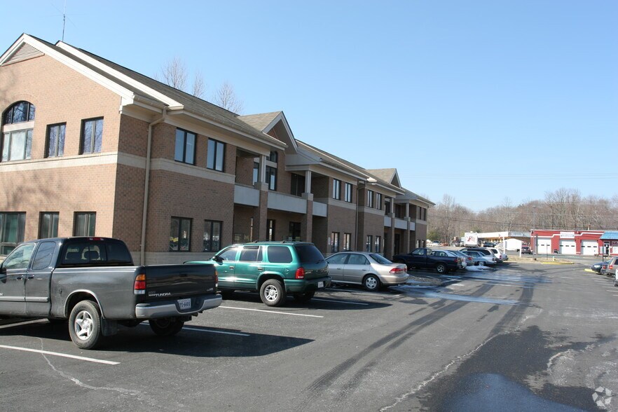 More Photos Of 2046-2048 Jefferson Davis Hwy, Stafford Office For Lease