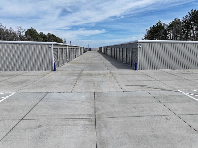 More Photos Of 9518 S 120th St, La Vista Self Storage For Sale