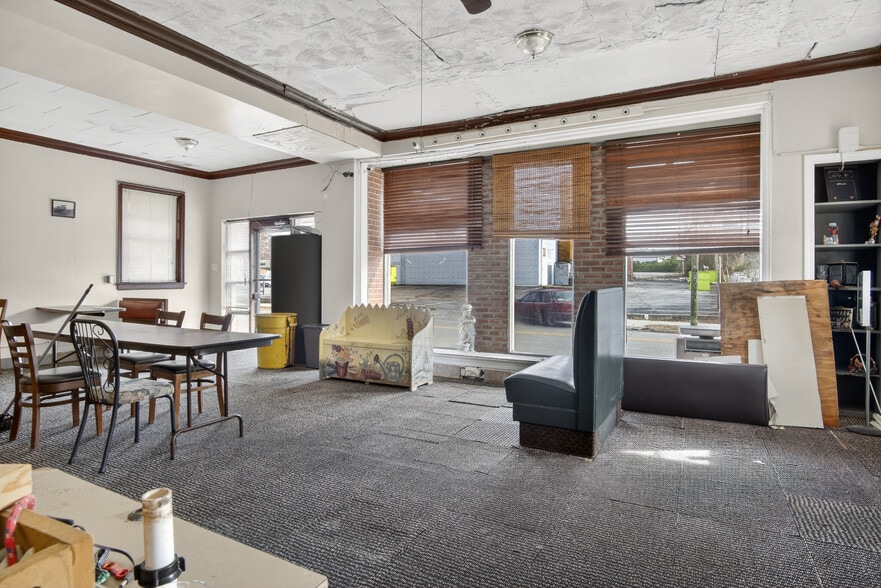 More Photos Of 1010-1012 S Garnett St, Henderson Apartments For Sale