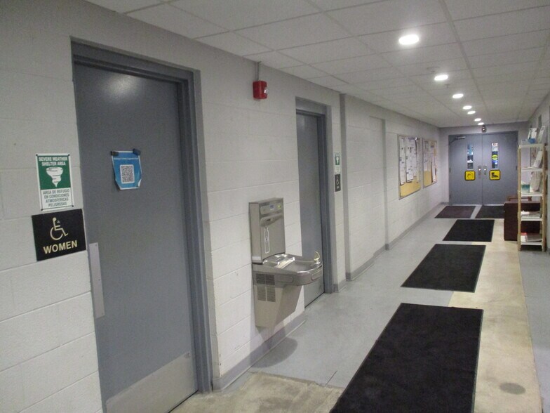 More Photos Of 2800 Estes St, Norton Shores Manufacturing For Sale