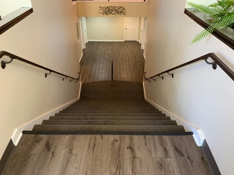 More Photos Of 18 S Pack Sq, Asheville Office For Lease