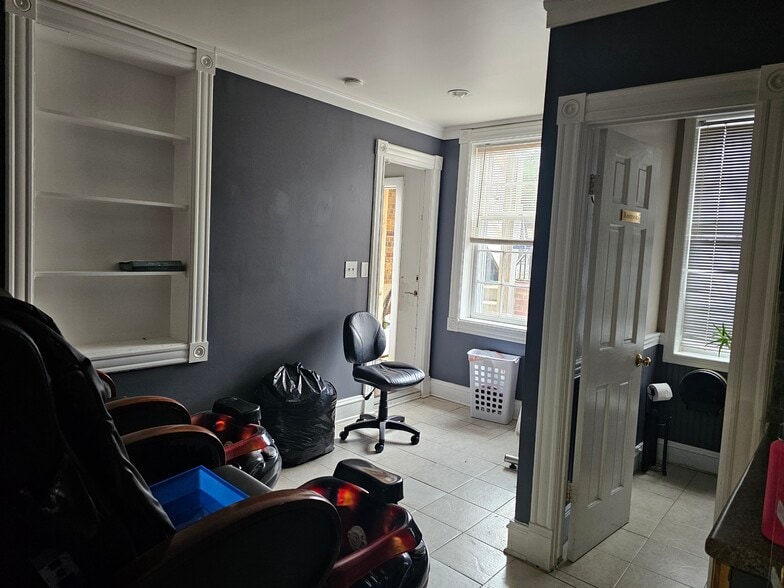 More Photos Of 208 N Washington St, Alexandria Storefront Retail Office For Lease