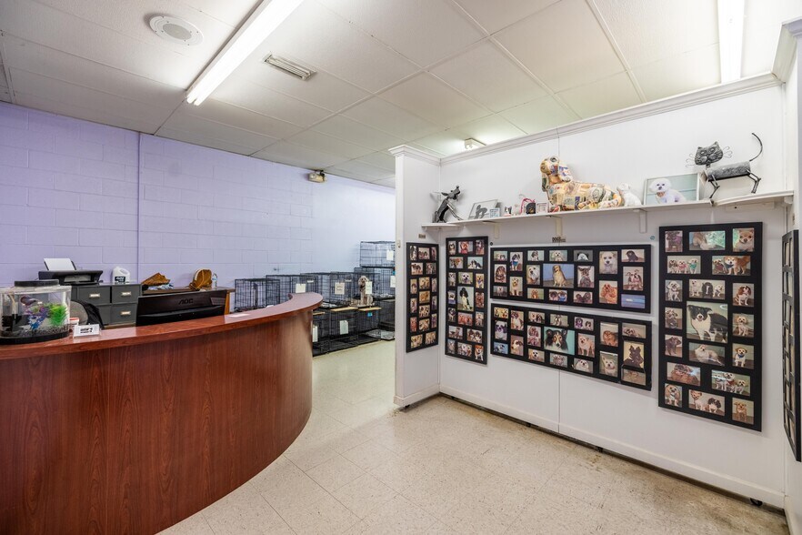 More Photos Of 200 N Main St, Duncanville Storefront Retail Office For Sale