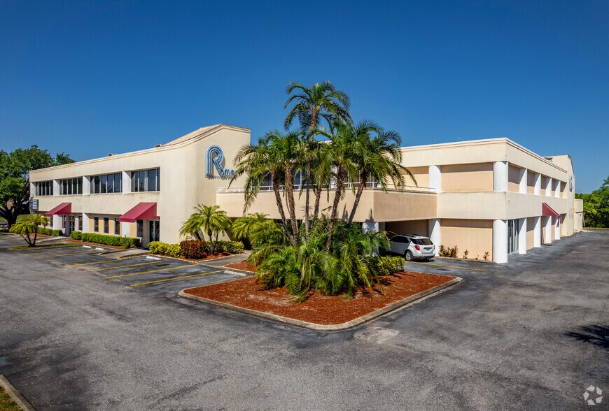 More Photos Of 7150 114th Ave, Largo Light Manufacturing For Sale