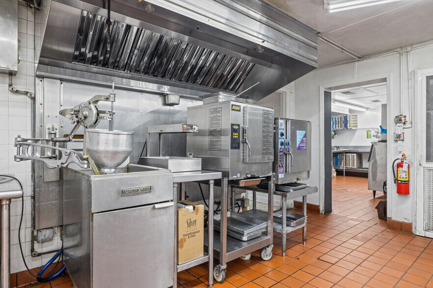 More Photos Of 2383 Hwy 58, Swansboro Restaurant For Sale