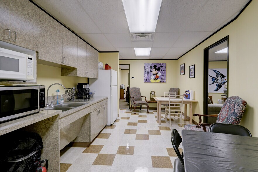 More Photos Of 19701 Kingwood Dr, Kingwood Medical For Sale