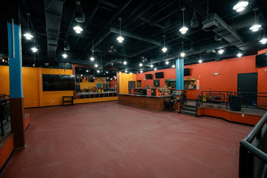 More Photos Of 1709 Saul Kleinfeld Dr, El Paso Bar For Sale