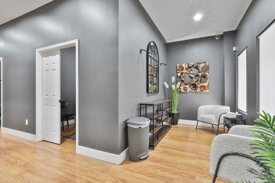 More Photos Of 1065 Sullivan Rd, Newnan Unknown For Lease