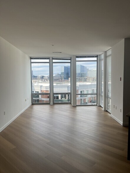 More Photos Of 121 Towne St, Stamford Apartments For Lease