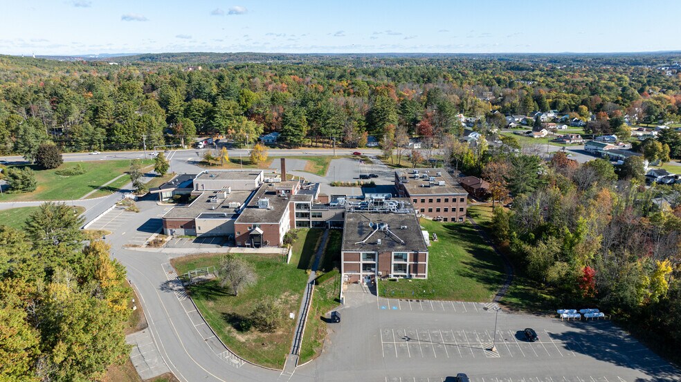 More Photos Of 200 Kennedy Memorial Dr, Waterville Flex For Lease
