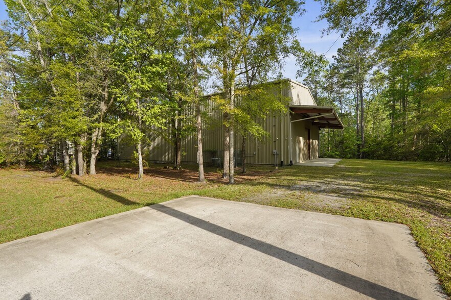 More Photos Of 140 Bay Pines Rd, Beaufort Warehouse For Lease