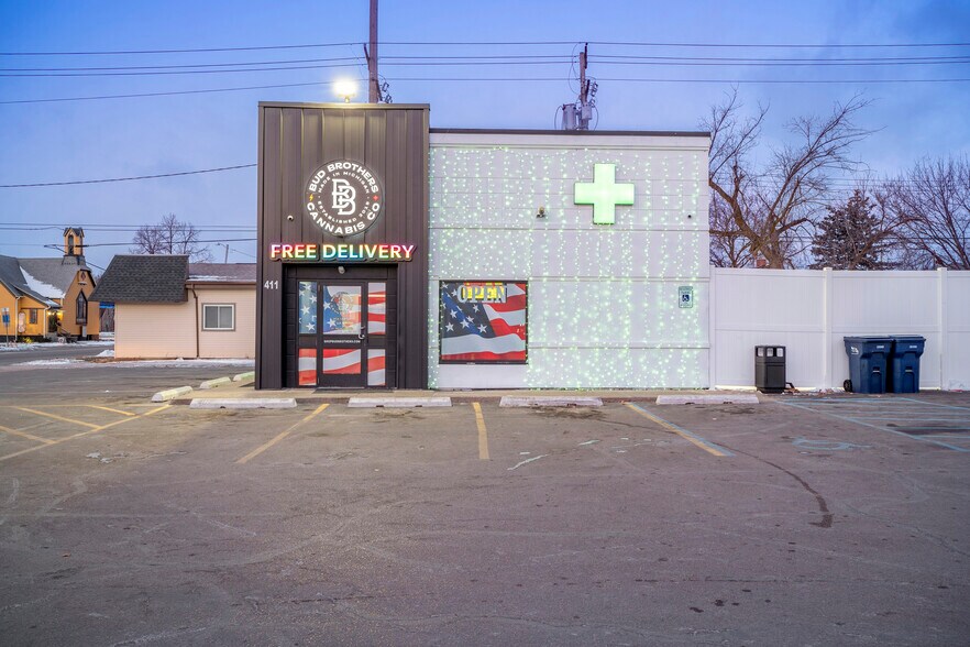 More Photos Of 411 Lafayette Ave, Bay City Fast Food For Sale