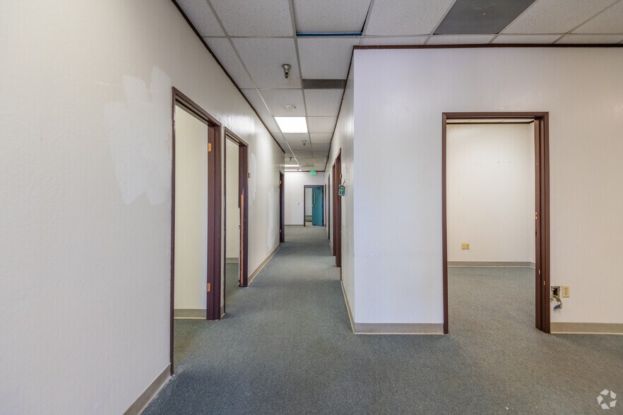 More Photos Of 4241 Williamsbourgh Dr, Sacramento Loft Creative Space For Sale