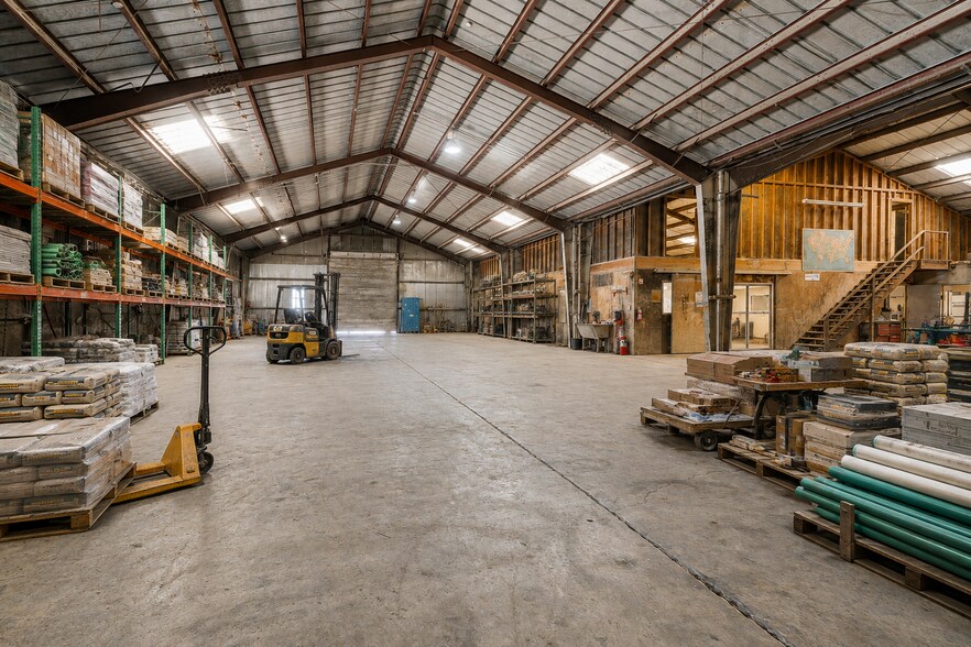 More Photos Of 10441 Edes Ave, Oakland Unknown For Lease